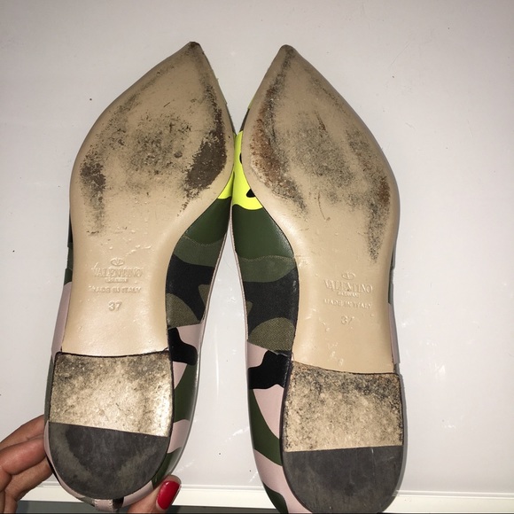 Valentino Camouflage Pointed-Toe Flats - Picture 7 of 8